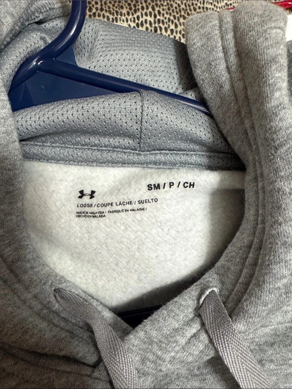 Under Armour Men’s Heather Gray Hoodie Pullover with Drawstrings